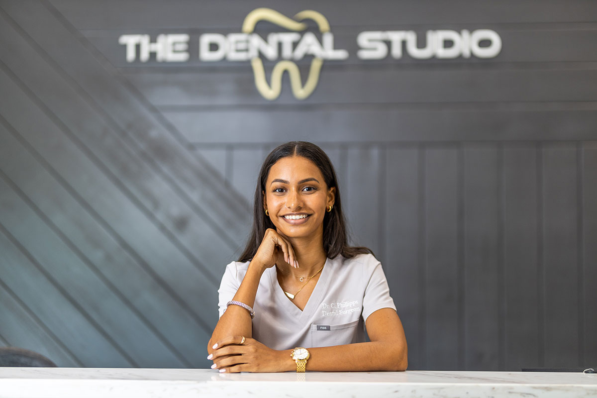 pic-dental-studio-entrance